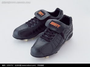 黑白之間，動(dòng)感無(wú)限 黑色運(yùn)動(dòng)鞋的運(yùn)動(dòng)美學(xué)